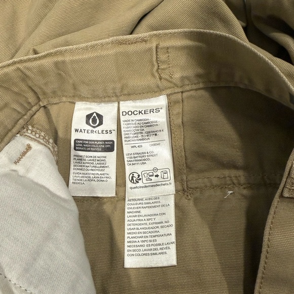 New! Dockers Men's Cargo Pants in Khaki 38x32 - Picture 9 of 10